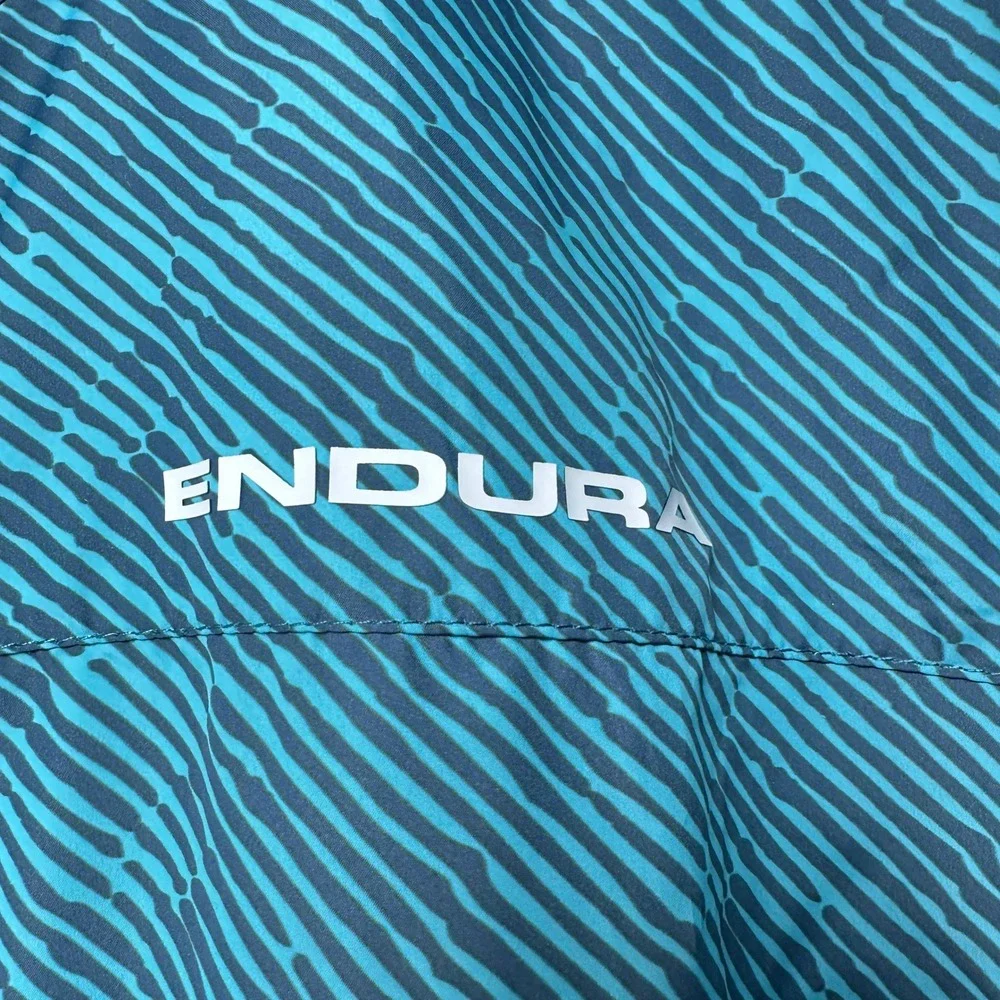 Endura Hummvee WP‎ Shell Jacket Hooded Lightweight Rain Wind Size M